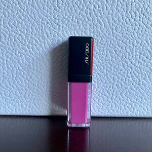 Discontinued NEW Shiseido Lacquer Ink Lipshine in 301 Lilac Strobe